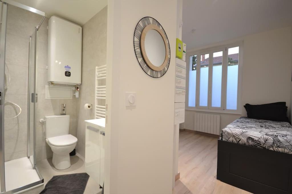 Studio en résidence privée à Villeurbanne Exterior foto